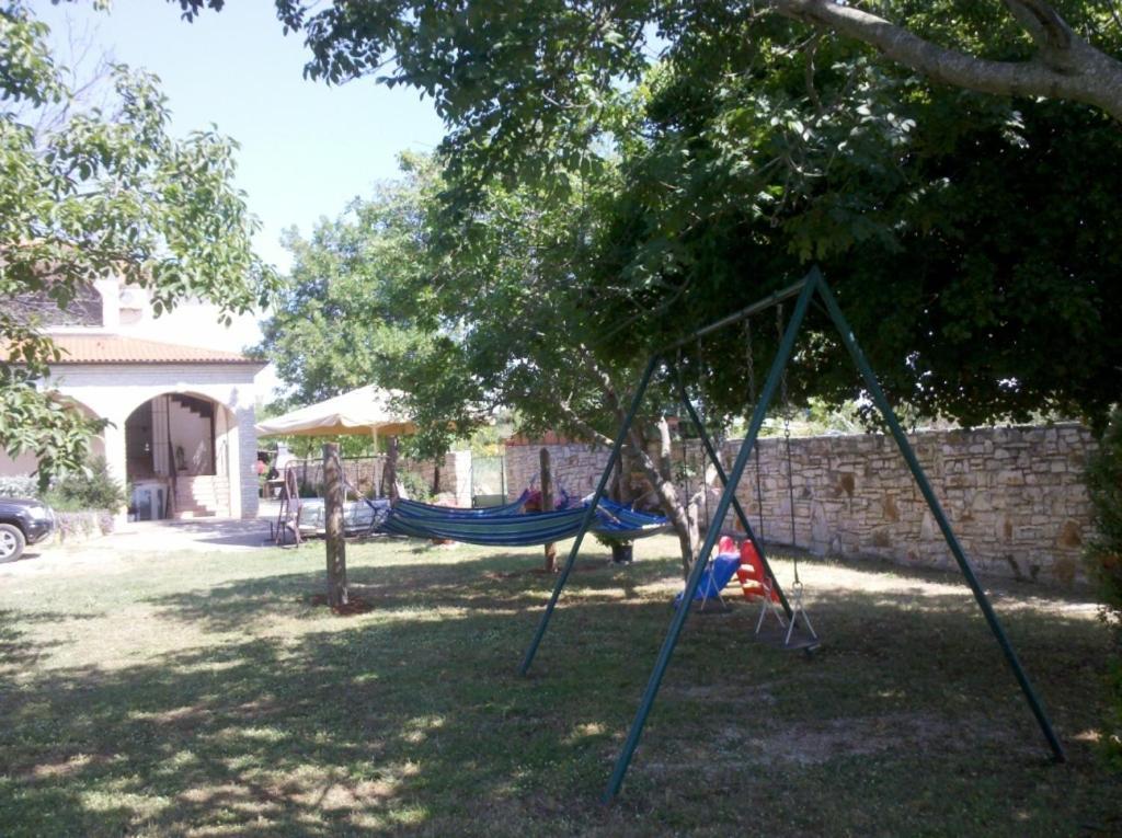 Apartments Villa Oliva Peroj Exterior foto
